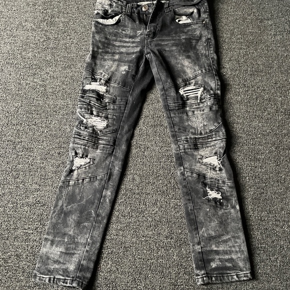 I am selling games Jeans shoes
